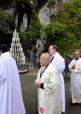 2013 Lourdes Pilgrimage - SATURDAY TRI MASS GROTTO (67/140)